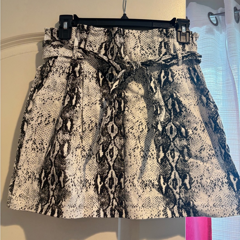 Ee:some Snakeskin Print Skirt
